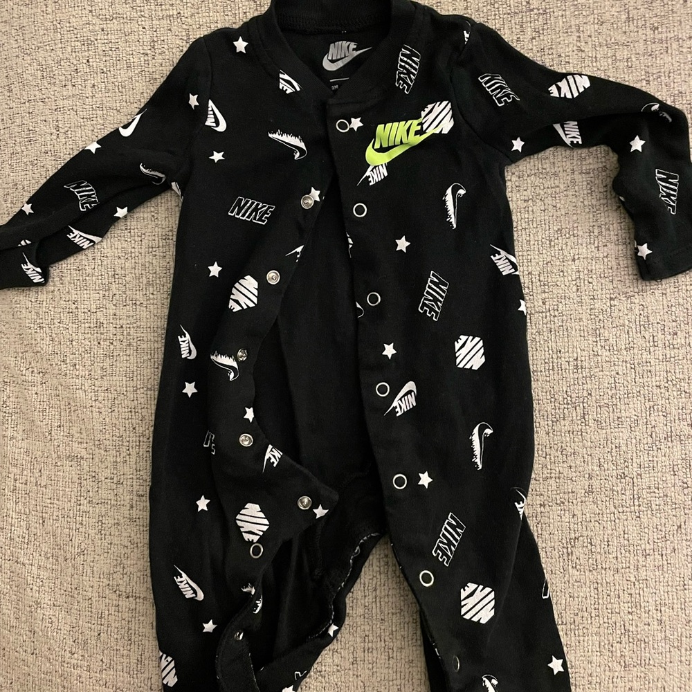 Nike Footsies 3 months